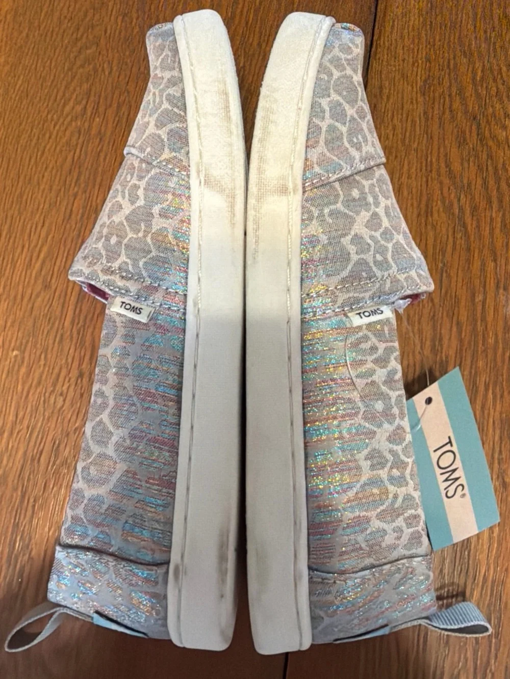 TOMS Youth Size 2.5 Slip on - New
